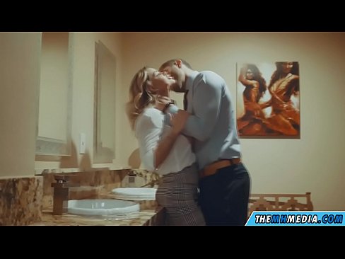❤️ Kui rinnakas blondiin võrgutab sind avalikus tualettruumis ❤❌ Porno at porn et.hotpornphotos.ru ❌️❤